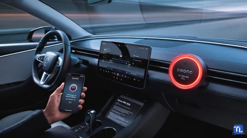 Ein Ooono CO-DRIVER zeigt ein rotes Warnsignal im Auto mit deutscher App-Anzeige.