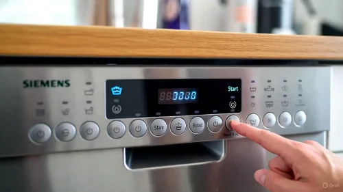 Siemens Geschirrspüler Reset durch Drücken der Start-Taste durchführen.