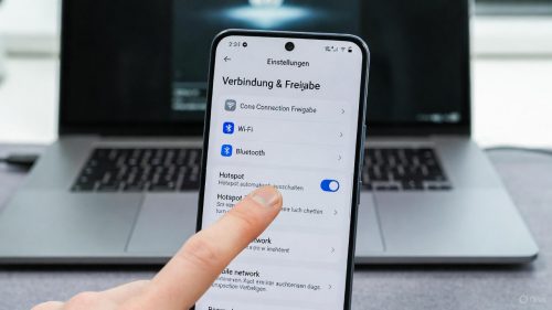 Xiaomi Smartphone zeigt das deutsche Menü zur Deaktivierung des automatischen Hotspot-Timeouts.